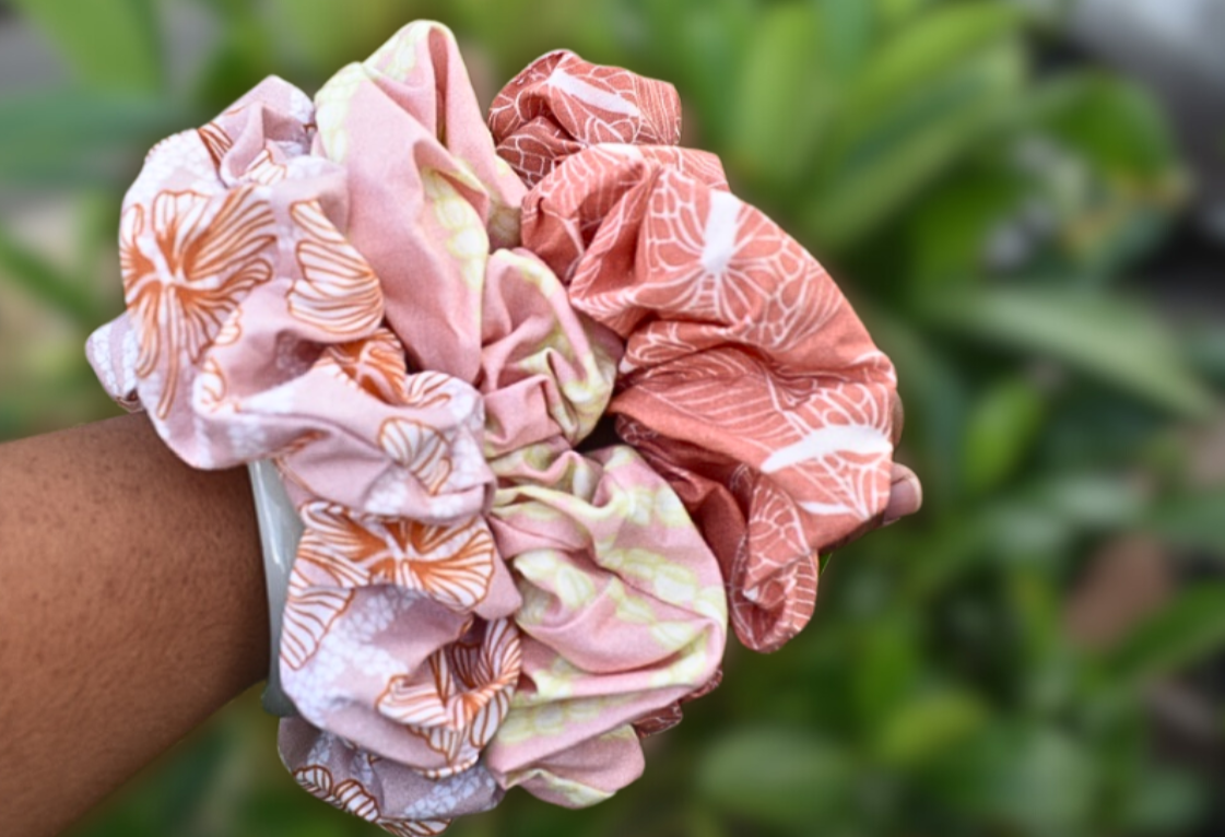 Hibiscus Blossom Biggy Scrunch